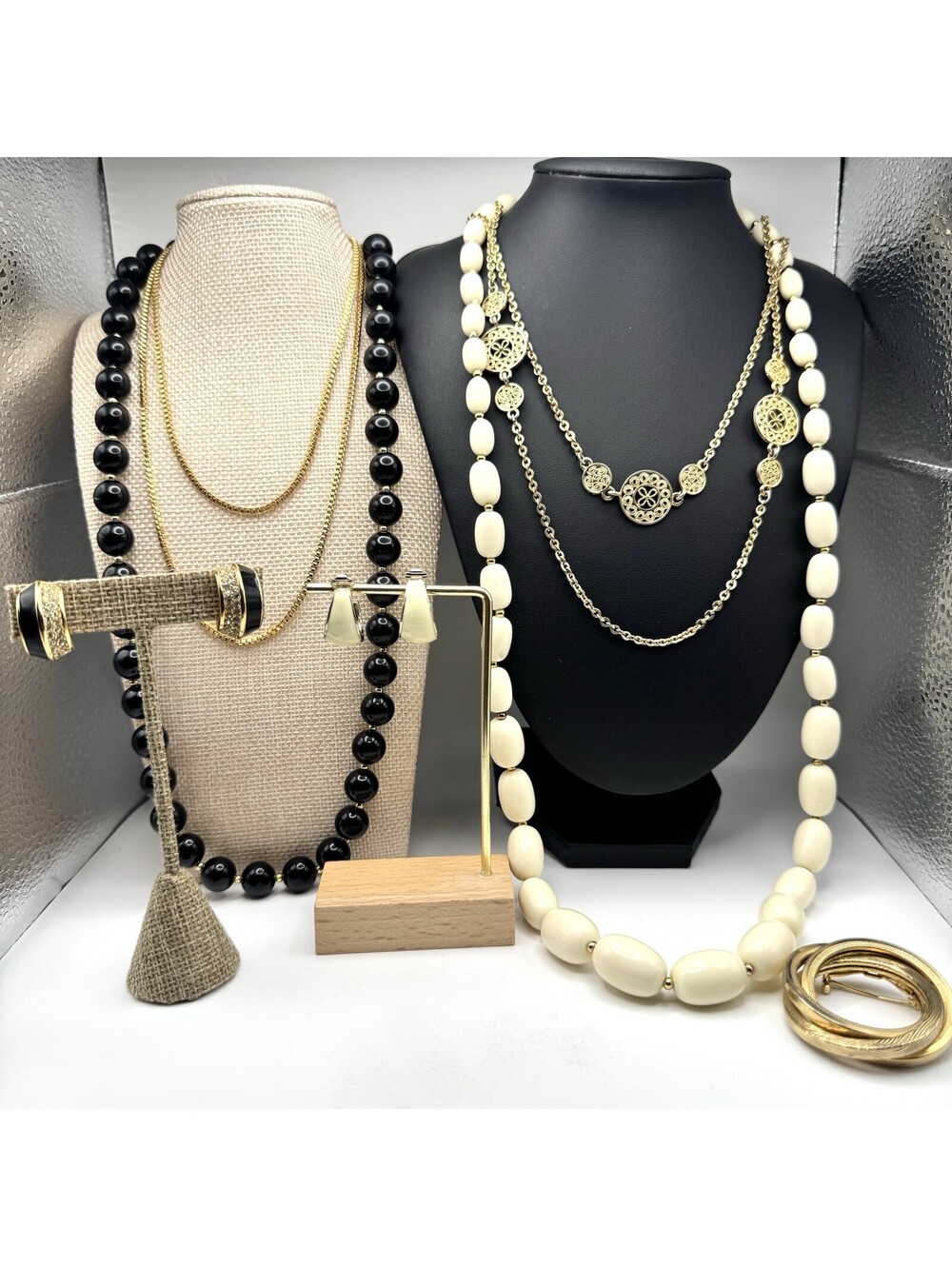 VTG Estate Jewelry Lot Classy & Retro Necklaces Earrings Brooch Avon Chain
